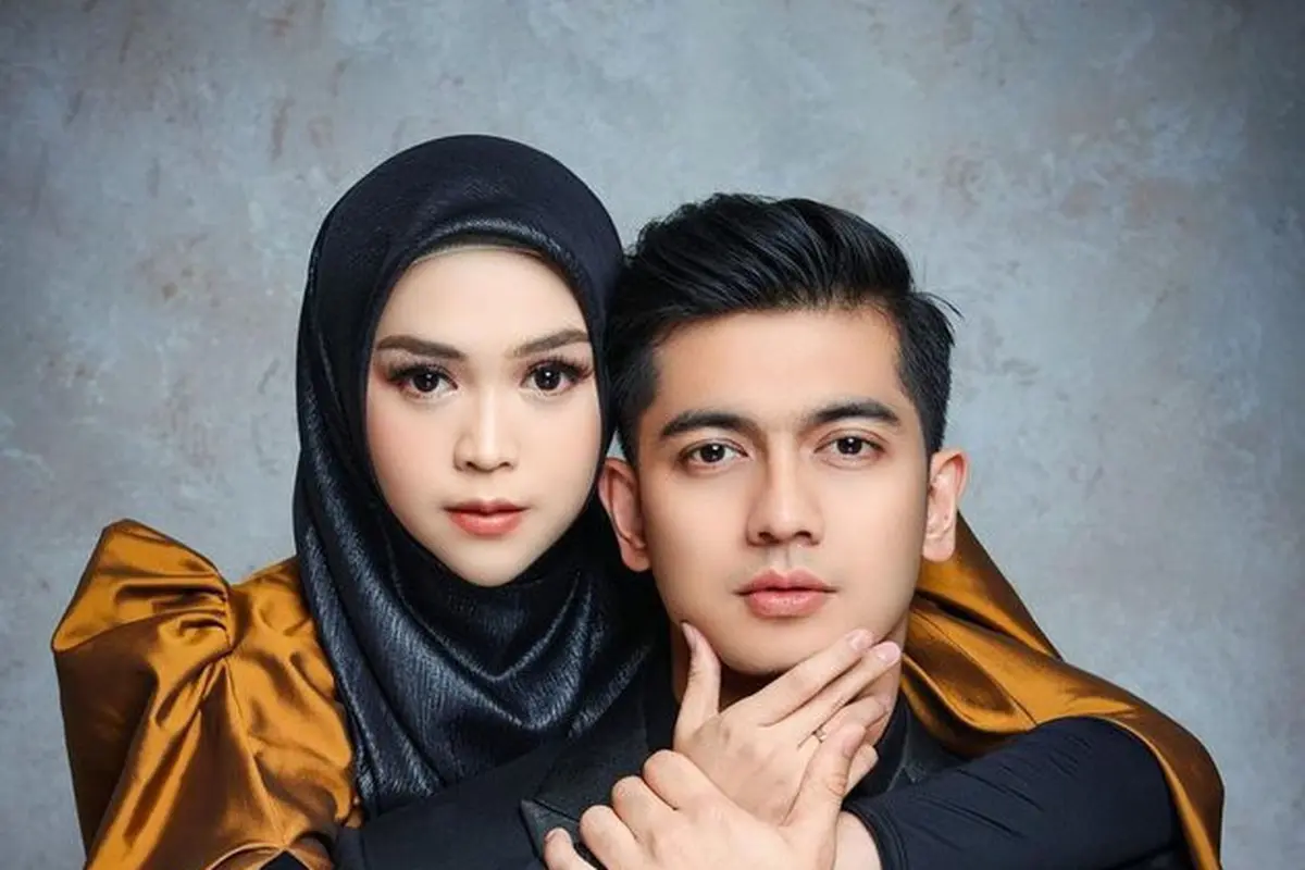 Teuku Ryan wisuda S2, namun sayang Ria Ricis tak bisa hadir karena alasan kerja