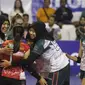 Pemain Bank Jatim Surabaya berselebrasi dalam pertandingan terakhir final four Livoli Divisi Utama 2022 melawan Kharisma Premium Bandung di GOR Ki Mageti, Magetan, Kamis (10/11). Bank Jatim menang&nbsp;3-0 (25-20, 26-24, 27-25) dan lolos ke final. (foto: PBVSI)