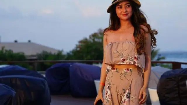 Dewi Perssik (Foto: Instagram/@dewiperssikreal.new)