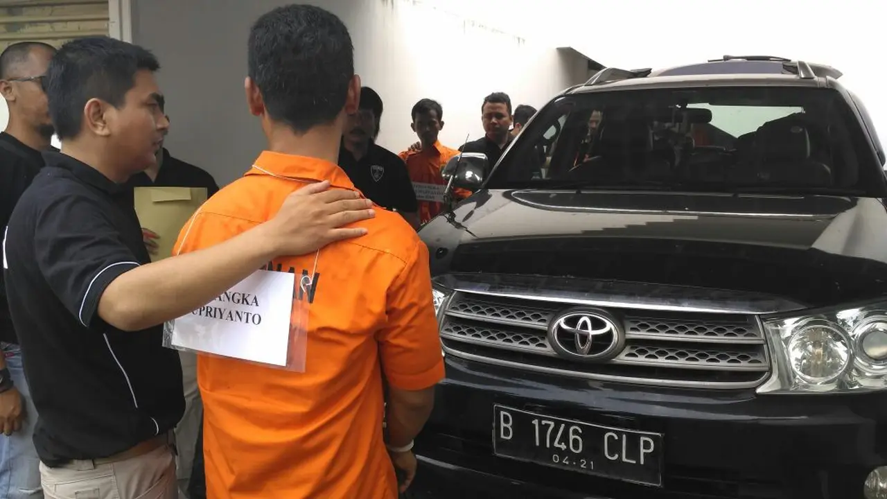 Jatanras Polda Metro Jaya melakukan prarekonstruksi kasus perampokan dan penyanderaan di Pondok Indah.