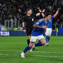 Sandro Tonali merayakan golnya dalam laga play-off kualifikasi Piala Dunia 2026 antara Italia vs Irlandia Utara di New Balance Arena, 27 Maret 2026. (AP Photo/Antonio Calanni)