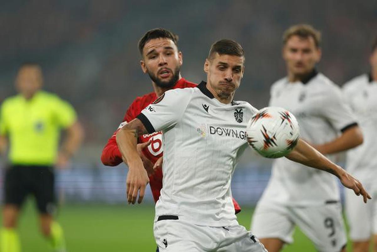Aston Villa atau Lyon: 2 Tim yang Mungkin Dihadapi Calvin Verdonk di Babak 16 Besar Liga Europa 2025/2026