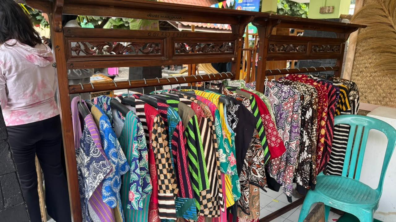Kisah UMKM Batik Buka Lapangan Kerja Inklusif dan Raup Omzet Ratusan Juta per Bulan