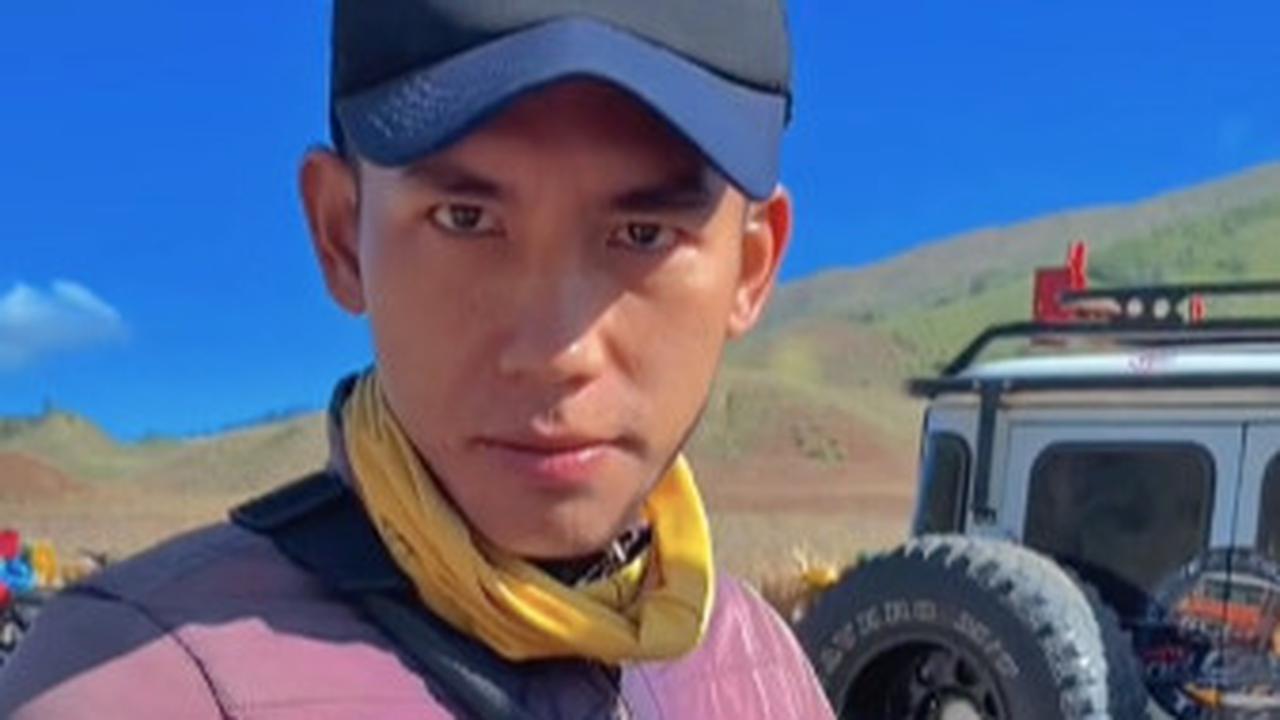 “Hoki sebulan dipake ketemu Prince Mateen di Bromo,” tulisnya dalam keterangan video. <br>