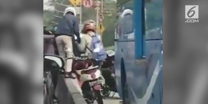 VIDEO: Viral, Pengendara Motor Kocar-kacir di Busway