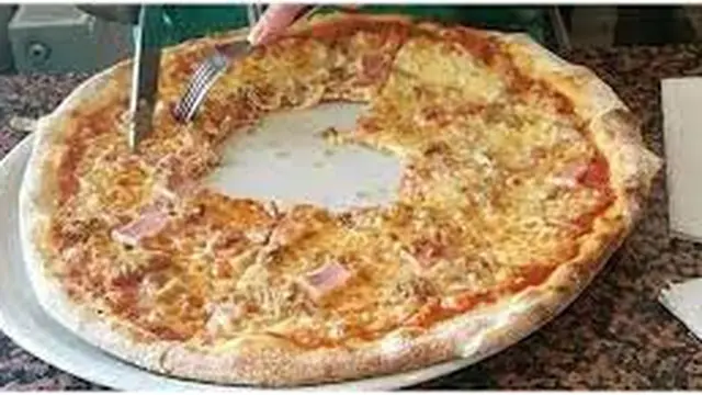 6 Potongan Pizza Ini Nyeleneh Banget, Terasa Tidak Adil