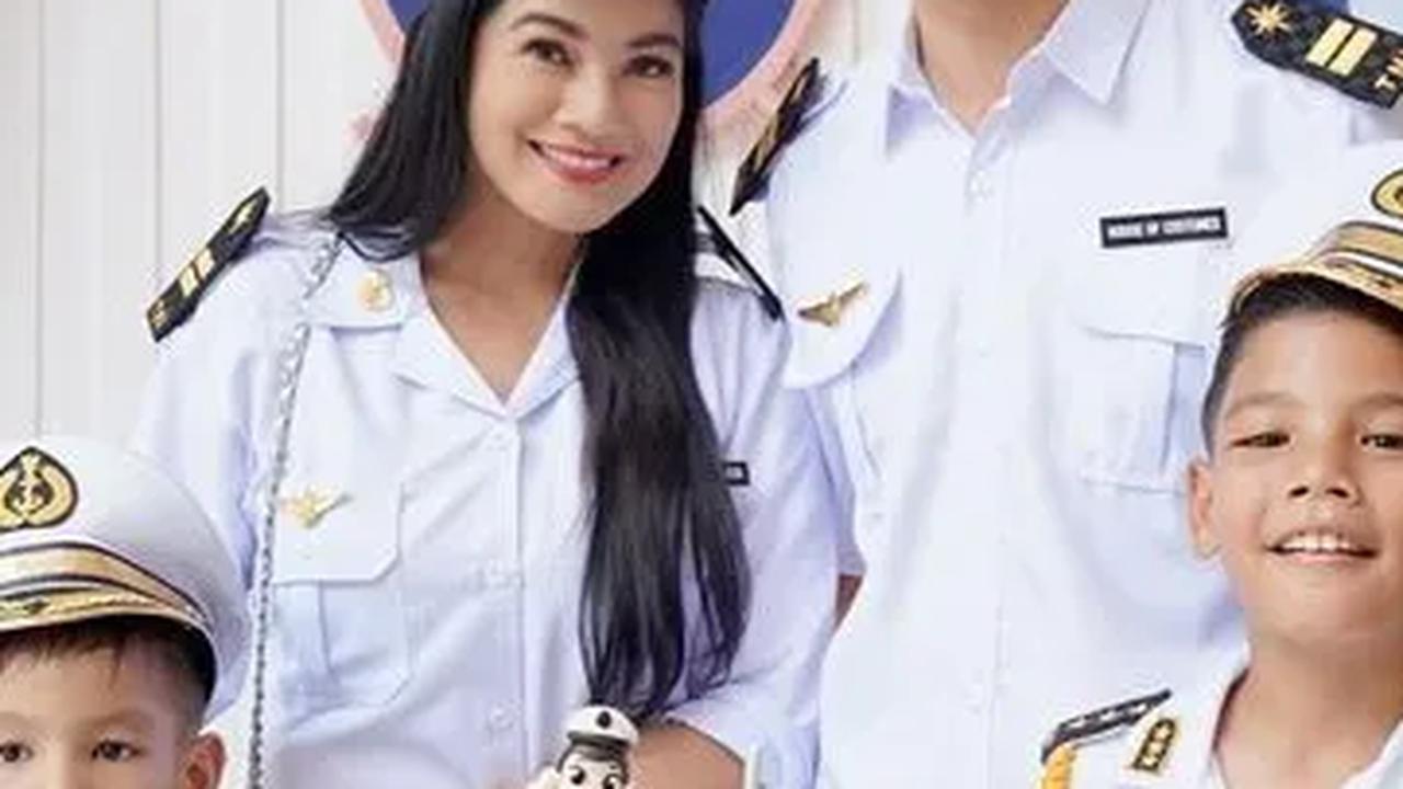 Potret Ultah ke-10 Arjuna Putra Christian Sugiono Bertema Pelaut, Penampilan Cantik Titi Kamal Kenakan Seragam TNI AL Malah Bikin Salfok