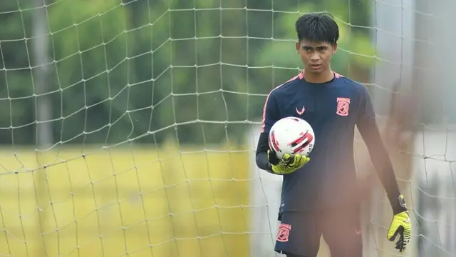 Kiper Borneo FC, Pualam Bahari.