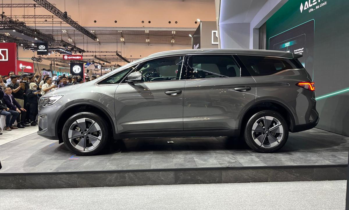 Ngaku Sebagai Mobil Indonesia, Aletra Langsung Rakit L8 EV di Cikampek