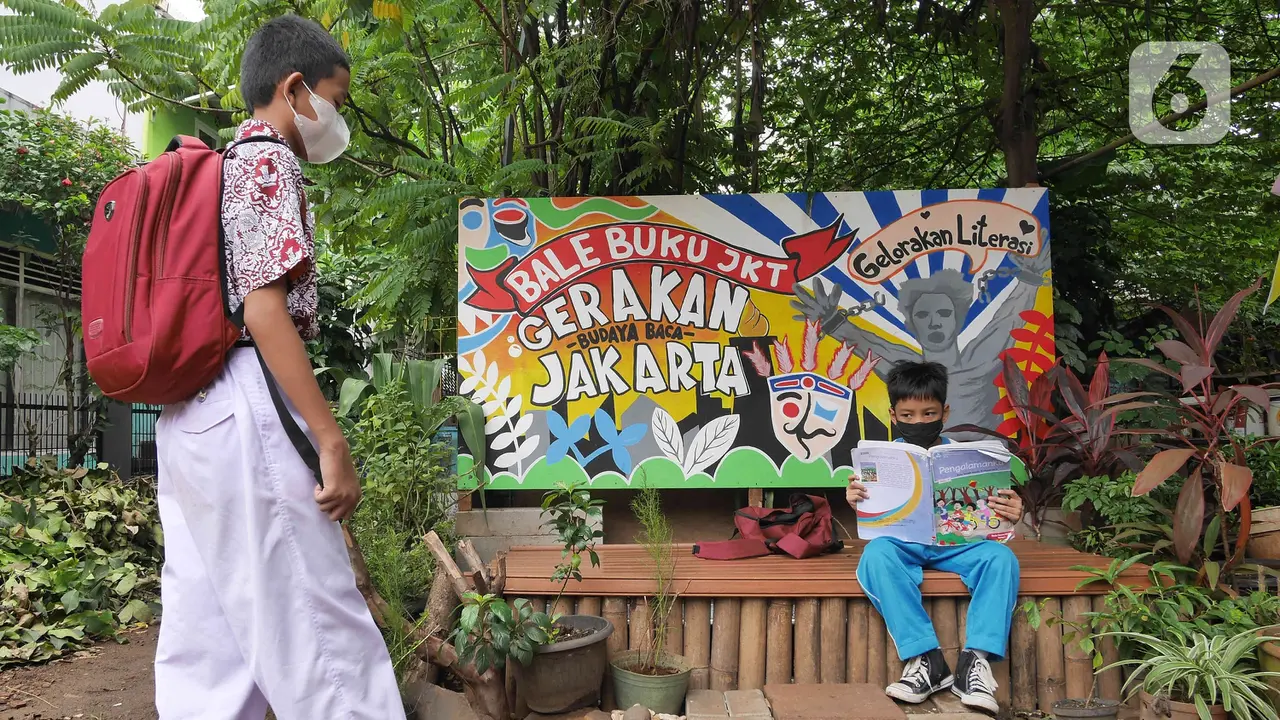 Pustaka Mini Bale Buku Kramat Jati