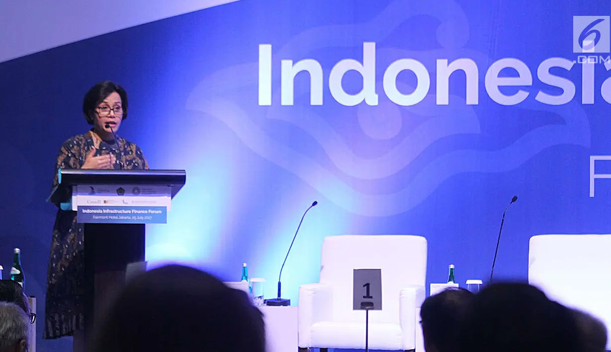 Menteri Keuangan Sri Mulyani saat memberikan sambutan pada acara Indonesia Infrastructure Finance Forum (IIFF) 2017 di Jakarta, Selasa (25/7). (Liputan6.com)