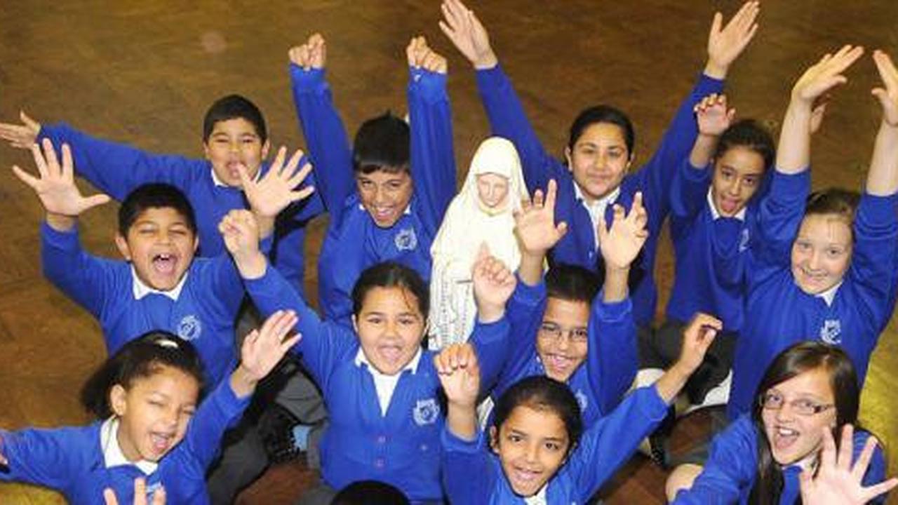 Sebuah sekolah Katolik di Inggris 90 persen muridnya muslim