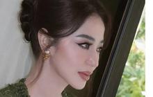 Bikin Pangling! Dewi Perssik Pakai Kebaya Hijau Zamrud di HUT TNI, Ini 6 Detail Mewahnya
