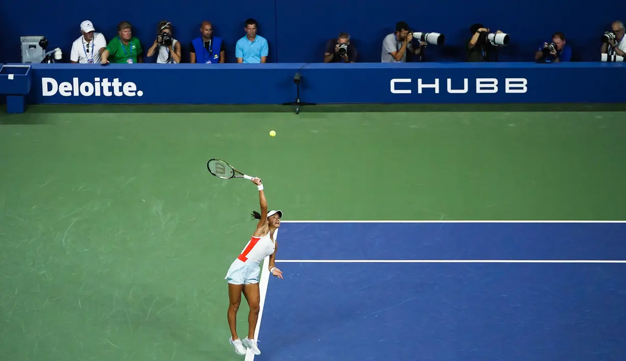 <p>Kekalahan ini membuat langkah Emma Raducanu di US Open 2022 harus terhenti dan upayanya untuk mempertahankan gelar Grand Slam menemui kegagalan. (AP/Frank Franklin II)</p>