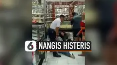 Seorang ibu menangis histeris hingga terguling-guling di lantai di sebuah toko emas di Bandung. Ini disebabkan ia menjadi korban pencopetan. Uang senilai Rp 13 juta raib dibawa pencopet.