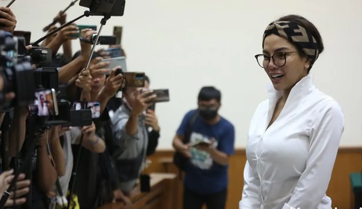 <p>Potret Nikita Mirzani Sidang Kasus Pencemaran Nama Baik (Sumber: KapanLagi.com/Budy Santoso)</p>