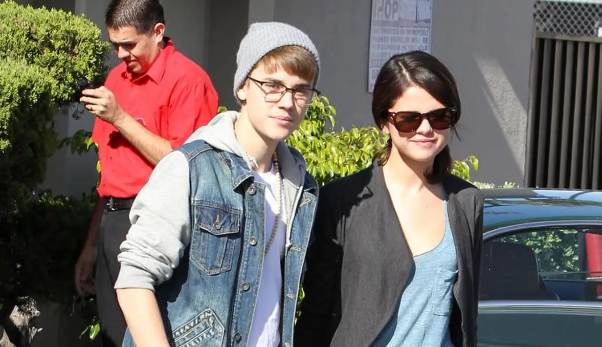 Usai transplantasi ginjal, Selena memang menjadi lebih dekat dengan orang-orang yang ia sayangi.(HollywoodTake)