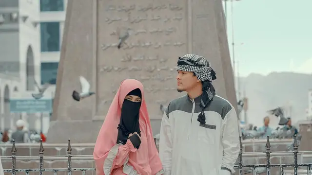 Potret 7 Artis saat Kenakan Cadar, Tuai Banyak Pujian
