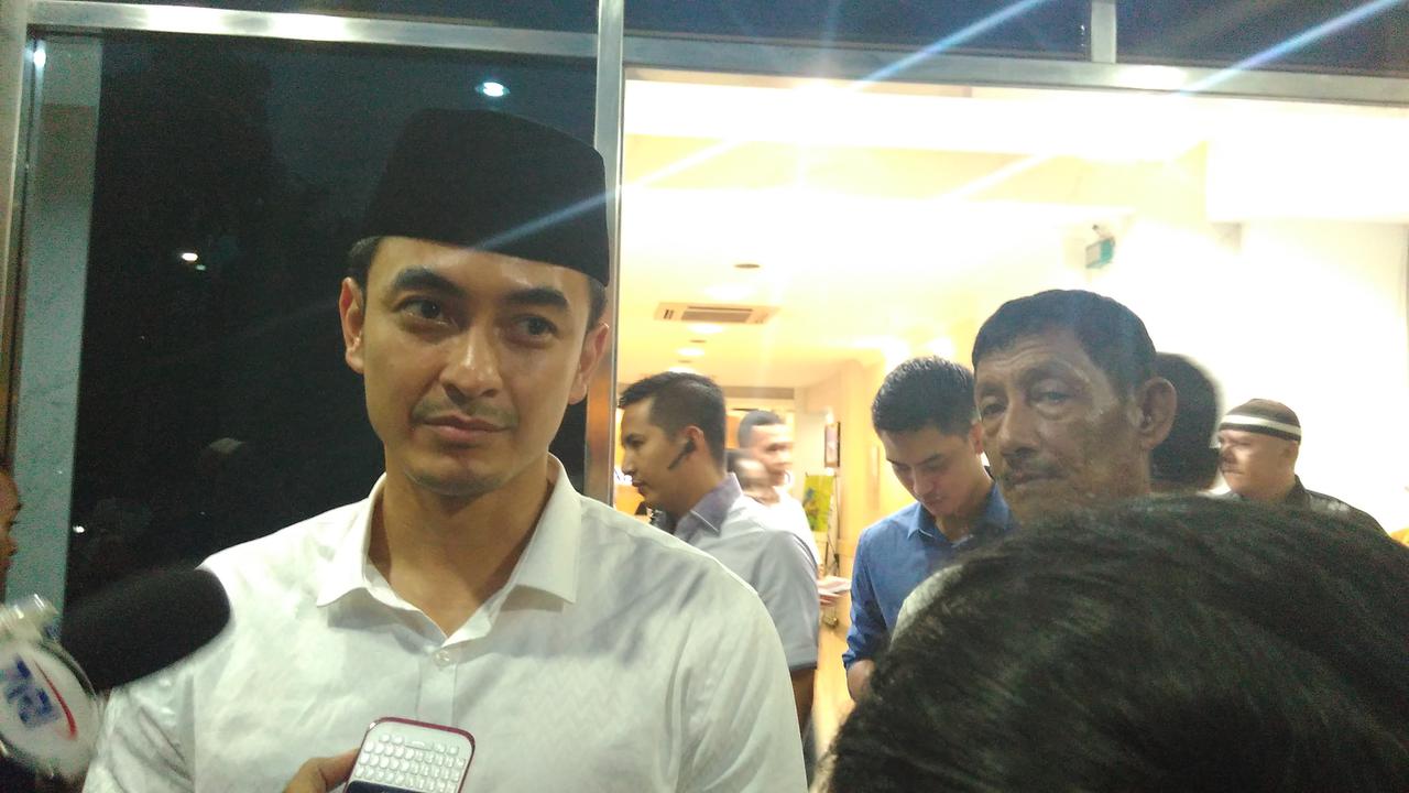 Zumi Zola melayat Gubernur Kepri M Sani