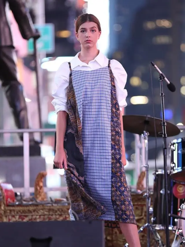 Desainer fashion Coreta Louise