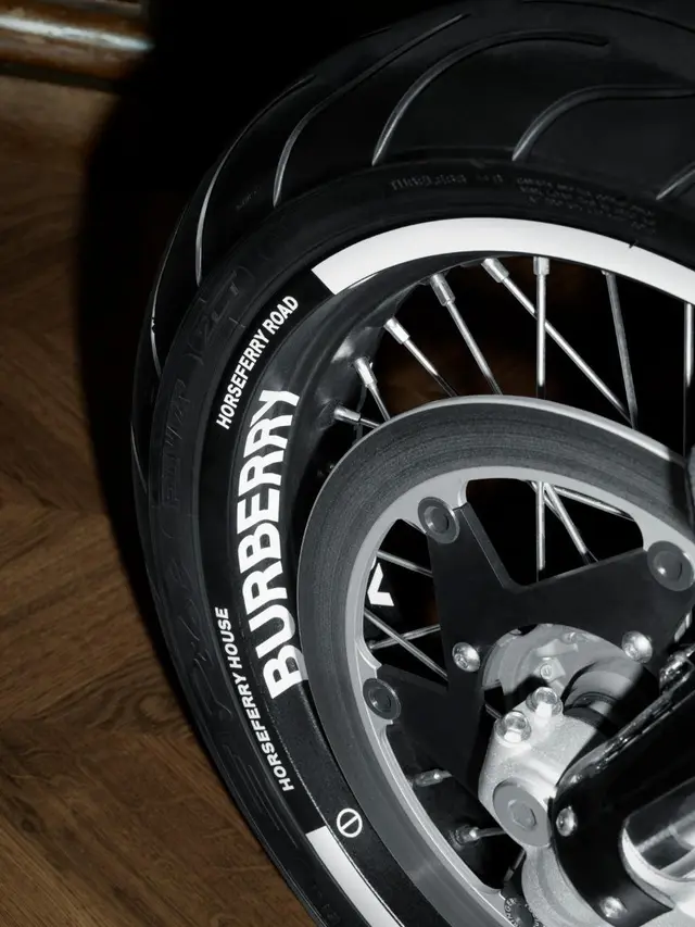 Lihat Lebih Dekat Motor Listrik Mewah Eksklusif Kolaborasi Burberry x DAB Motors