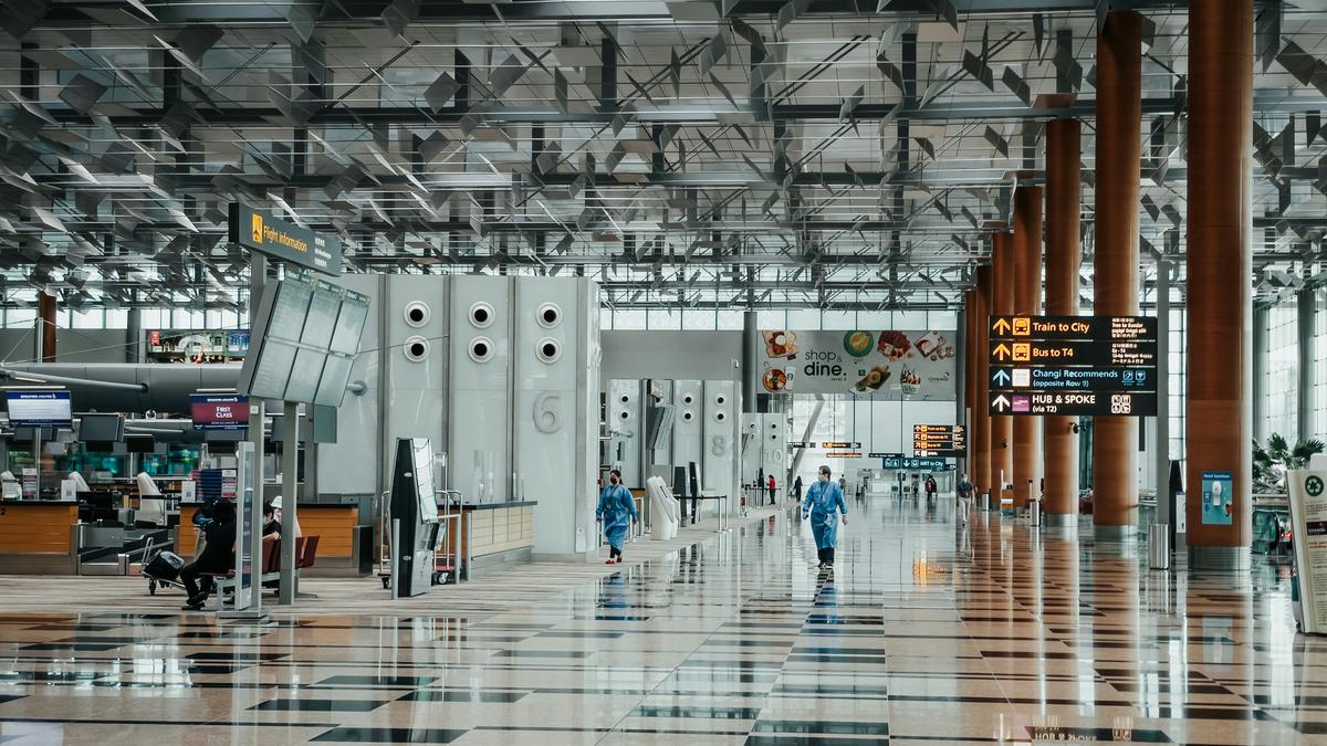 3 Perampok Gagal Kabur ke China Usai Pesawat Kembali ke Gerbang Bandara Changi Singapura
