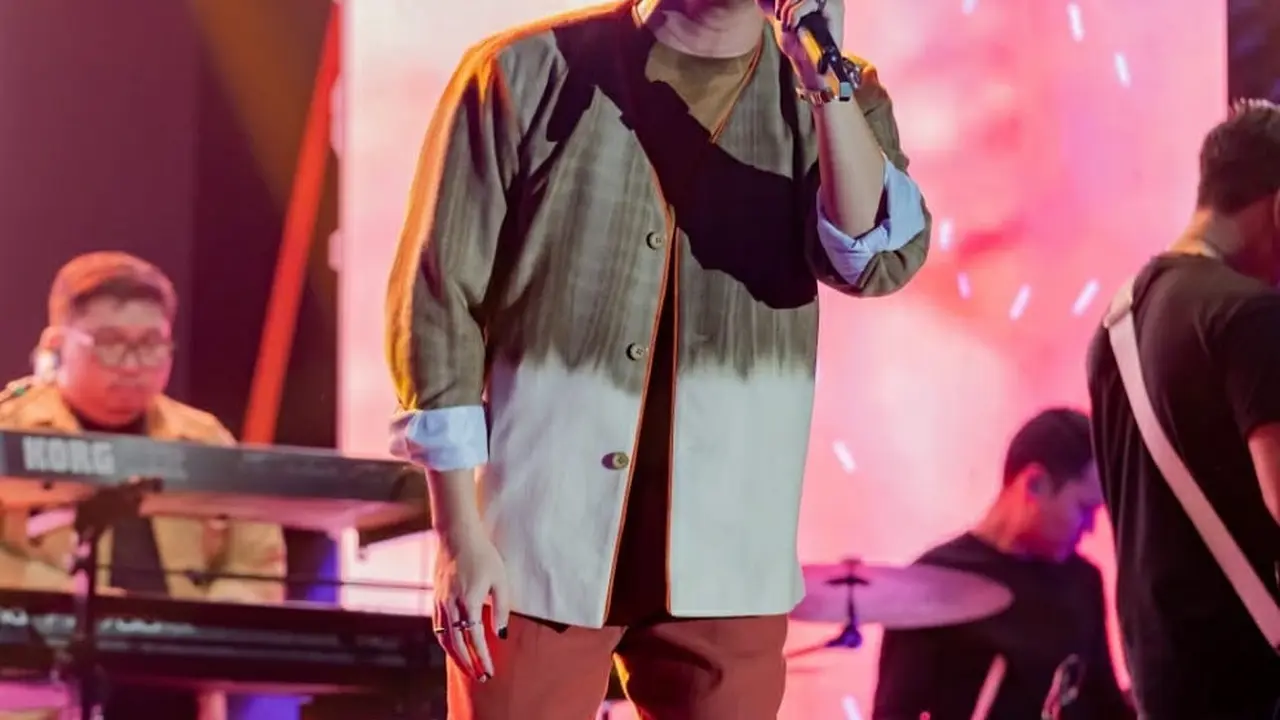 Rizky Febian memukau penggemar musiknya di acara Pesta Semesta