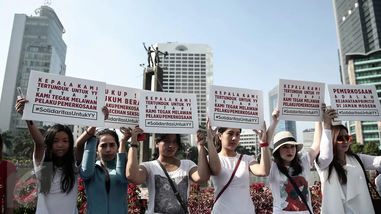 20160508-Di Sela CFD, Aktivis Gelar Aksi Solidaritas untuk Yuyun-Jakarta