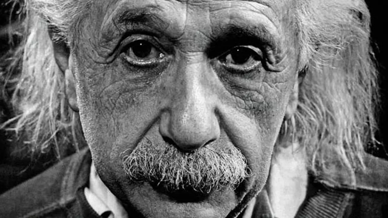 einstein-131113c.jpg