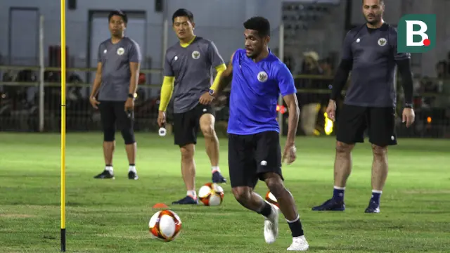 Foto: Aksi Pemain Persib saat Mengikuti Latihan untuk Timnas Indonesia U-23 SEA Games 2021
