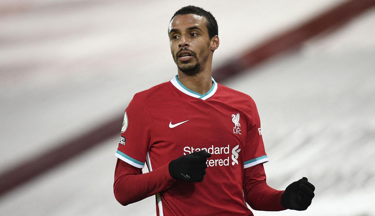 Joel Matip tak akan ambil bagian pada Piala Afrika edisi tahun ini karena telah dikeluarkan dari Timnas Kamerun. Ia memutuskan pensiun pada 2015 tanpa mengumumkan keputusannya. Matip mengungkapkan bahwa dirinya tidak bahagia dan memiliki pengalaman buruk dengan staf pelatinya. (AFP/Peter Powell)