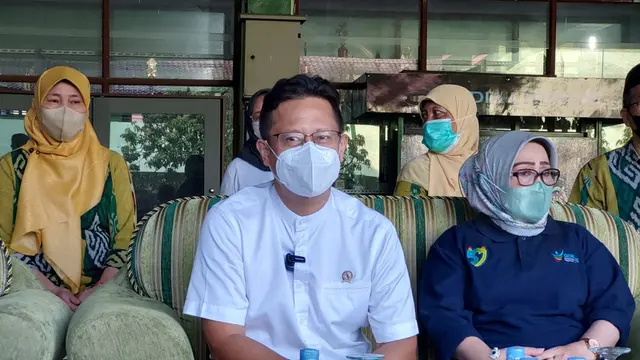 "Kita engga mau, kan? Pesannya itu saja. Konsumsi TTD supaya anak kita jangan stunting dan bodoh, ibu dan bayi juga bisa selamat," kata Menkes Budi kepada siswa SMP dan SMA di Cibinong.