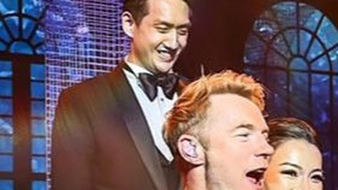 Findrilia Sanvira menggelar pesta pernikahan mewah. Pernikahan ini bak konser musik. Pasalnya dimeriahkan oleh Rossa, Judika, Sammy Simorangkir dan Lea. Selain itu ada penyanyi Internasional, Ronan Keating yang turut memeriahkan acara.