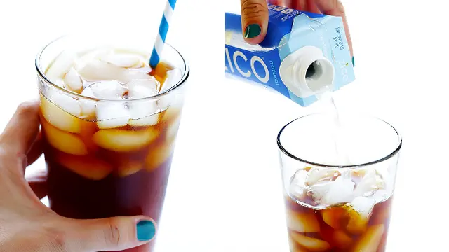 Es Kopi dengan Air Kelapa