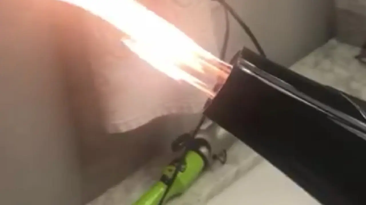 Hair Dryer Keluarkan Api