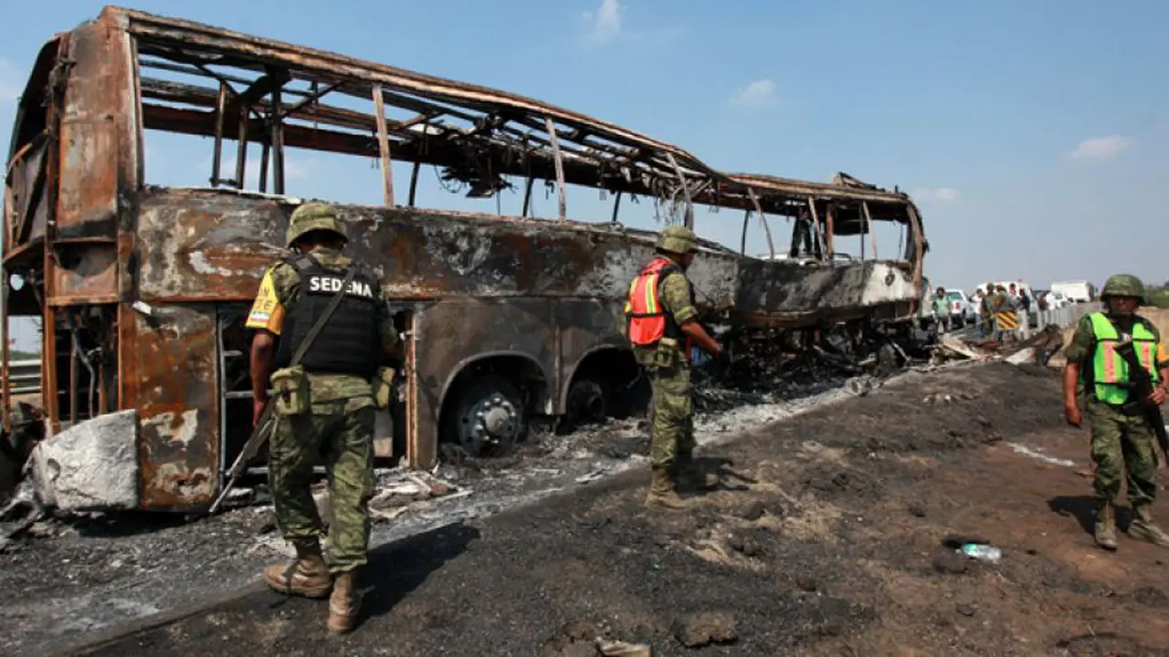Bus Tabrak Truk Rusak, 36 Penumpang Tewas Terpanggang