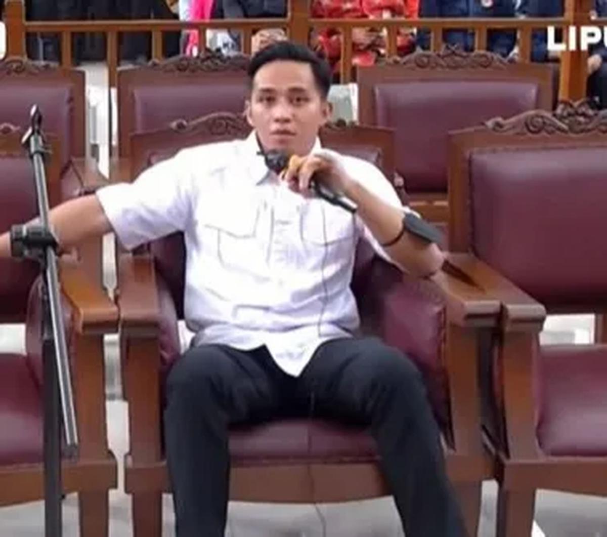 Bharada Richard Eliezer Pudihang Lumiu alias Bharada E bebas bersyarat sejak 4 Agustus 2023. Kini, Bharada Eliezer sedang berkumpul bersama keluarga di Jakarta.
