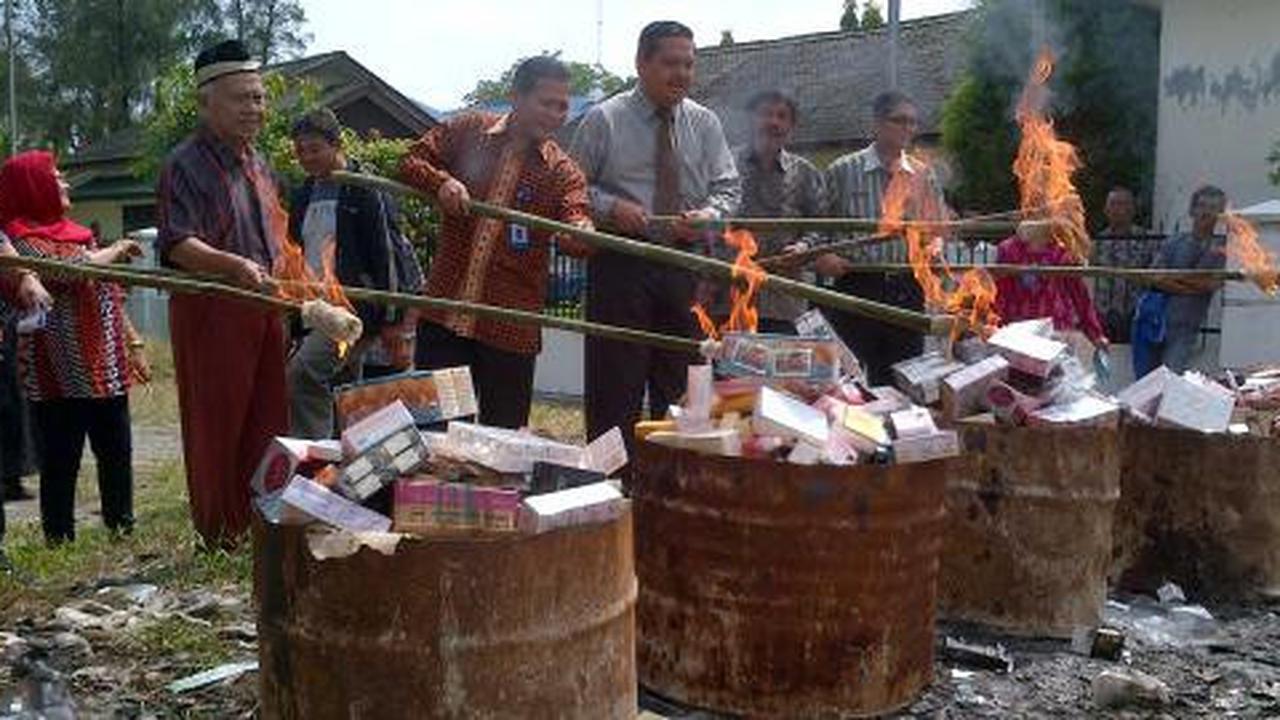 BPOM musnahkan obat & kosmetik ilegal senilai Rp 400 juta