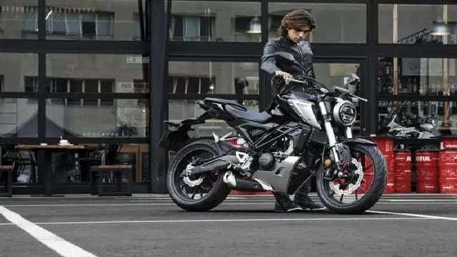 Honda CB125R (Foto:Visordown)