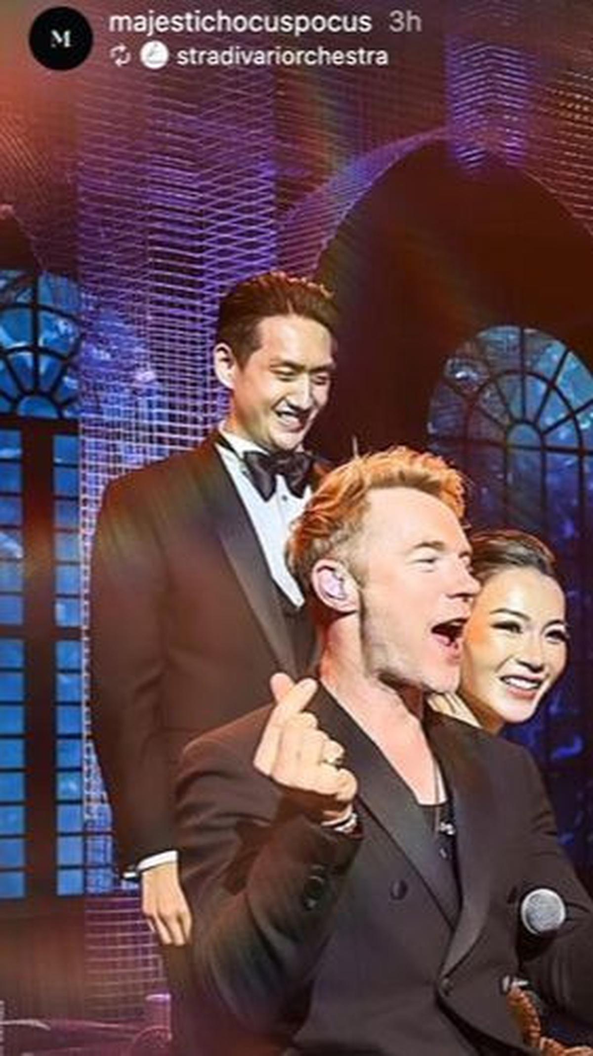 Findrilia Sanvira menggelar pesta pernikahan mewah. Pernikahan ini bak konser musik. Pasalnya dimeriahkan oleh Rossa, Judika, Sammy Simorangkir dan Lea. Selain itu ada penyanyi Internasional, Ronan Keating yang turut memeriahkan acara.