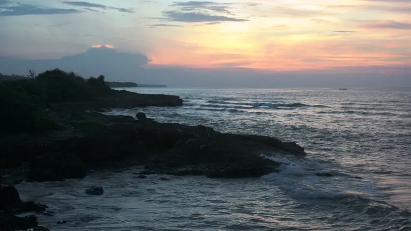 Senja di Pantai Tanerros, Sumenep, Madura