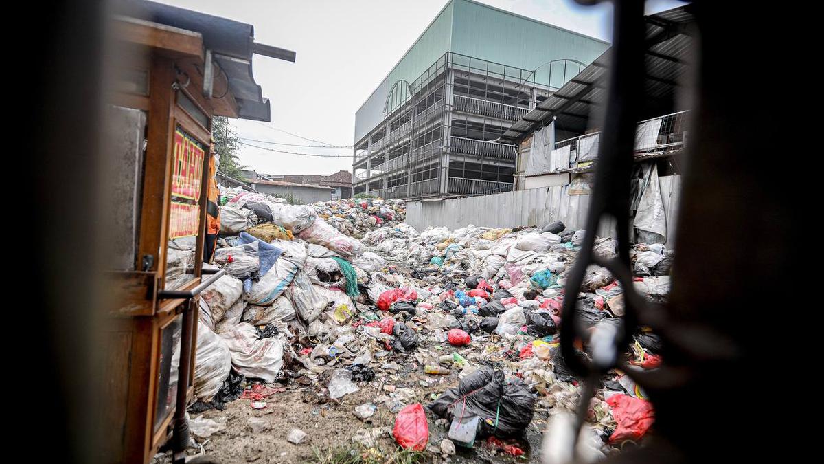 Ada 136 Titik Pembuangan Sampah Ilegal di Kota Bandung, Wakil Wali Kota Janji Tutup Semua