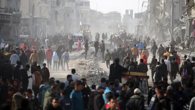 Sambut Kesepakatan Gencatan Senjata, Ribuan Warga Palestina Kembali ke Rafah