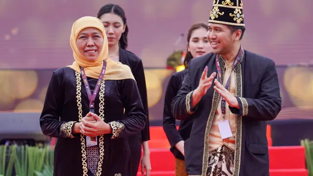 Pasangan Calon Gubernur dan Wakil Gubernur Jawa Timur Nomor Urut 2, Khofifah Indar Parawansa-Emil Elistianto Dardak.