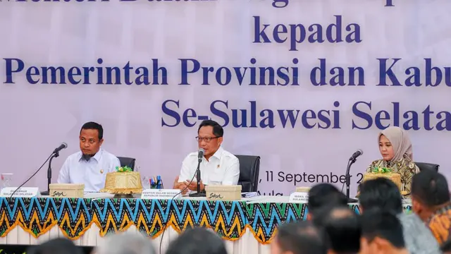 Mendagri Tito Karnavian saat kunjungan kerja di Makassar, Sulawesi Selatan