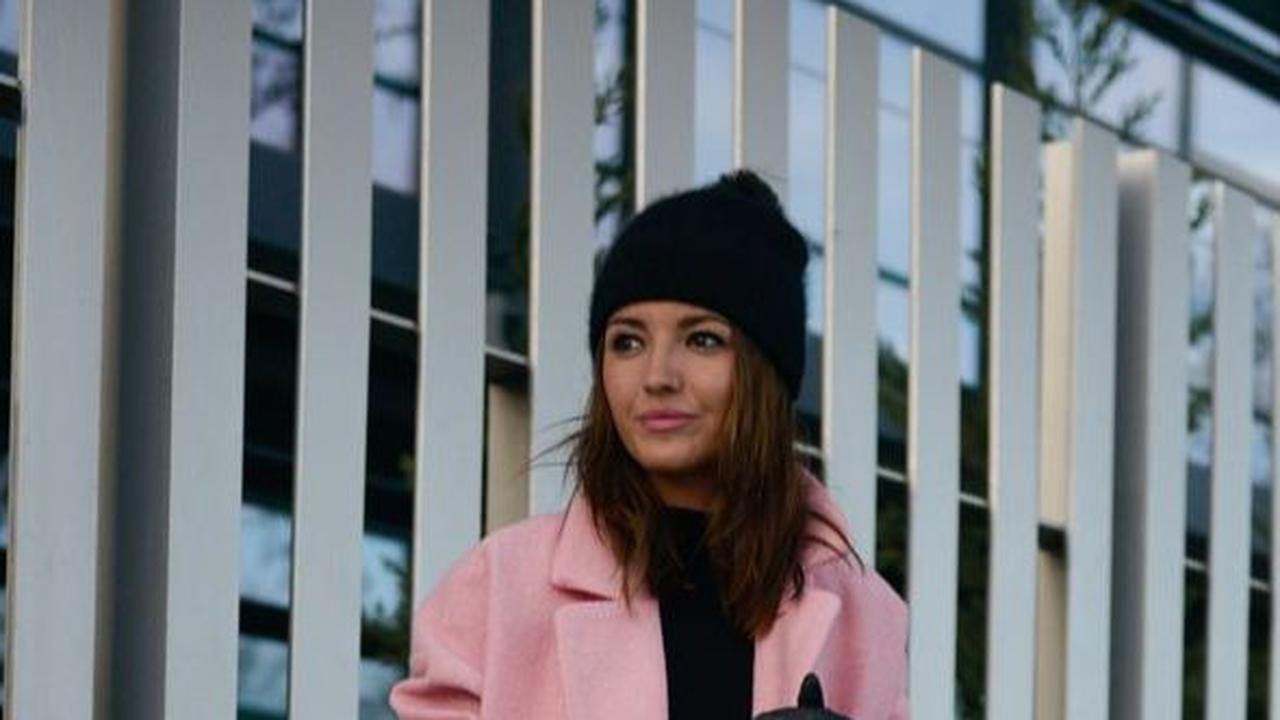 15 Model Celana Lebaran Wanita Inspirasi Korea yang Sedang Trendi di Tahun 2024
