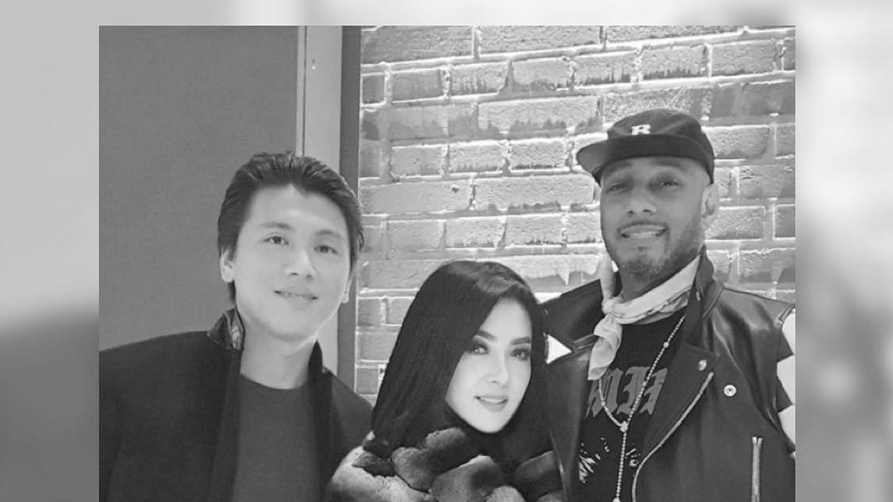 Syahrini, Reino Barack, dan suami Alicia Keys (Instagram/ princessyahrini -  https://www.instagram.com/p/BvTwq6RFGW7/)