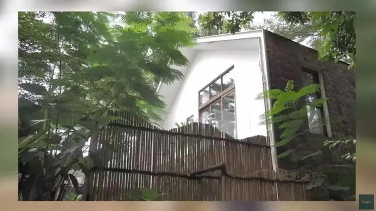 Bertahan Saat Suami di Penjara