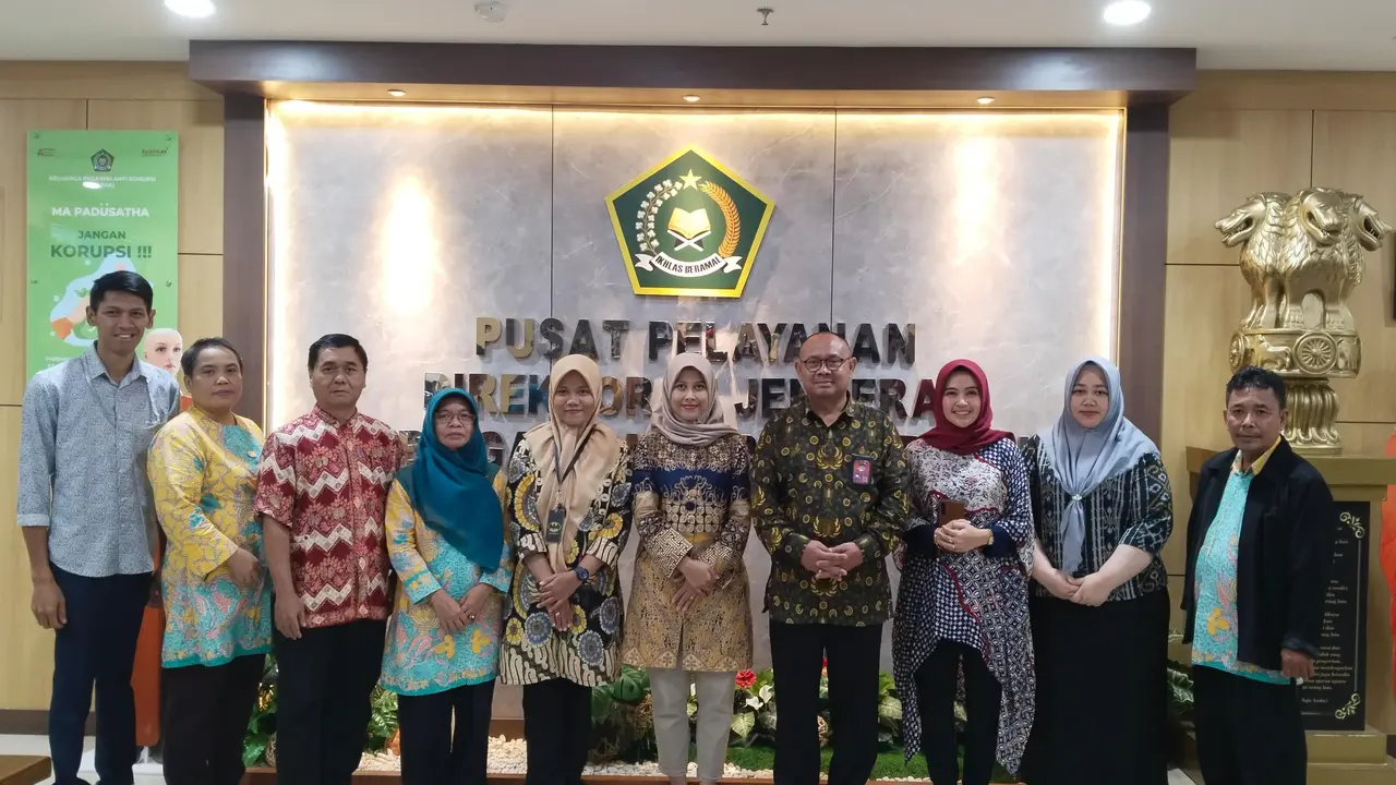 Tim Arsiparis Ditjen Bimas Buddha, menerima kunjungan Tim Audit Sistem Kearsipan dari Arsiparis Nasional Republik Indonesia (ANRI) didampingi oleh Tim Kearsipan dan Persuratan Arsiparis Biro Umum Kementerian Agama RI.