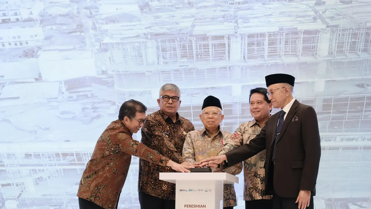 Wakil Presiden Republik Indonesia K.H. Ma’ruf Amin meresmikan gedung ramah lingkungan Landmark BSI Aceh yang terletak di Jl. Teungku Daud Beureuh No.15, Banda Aceh.